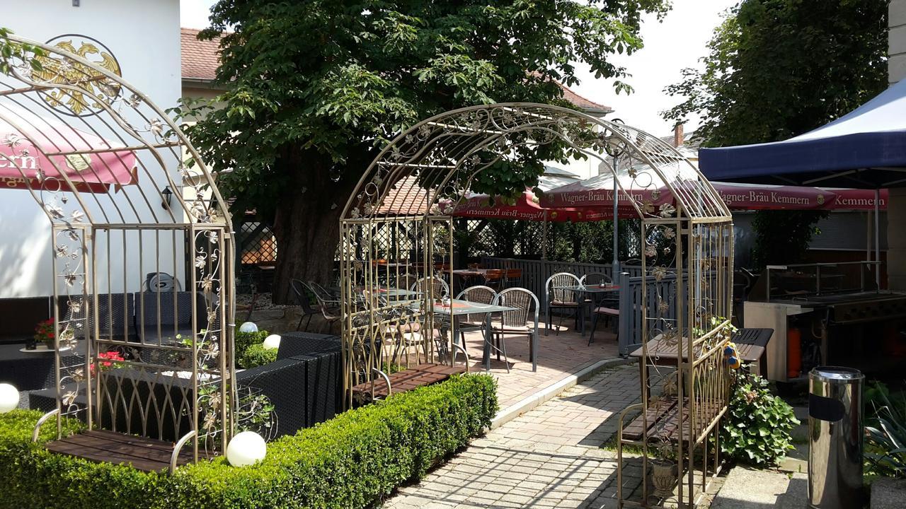 Hotel Goldener Adler Garni Hallstadt Exteriör bild