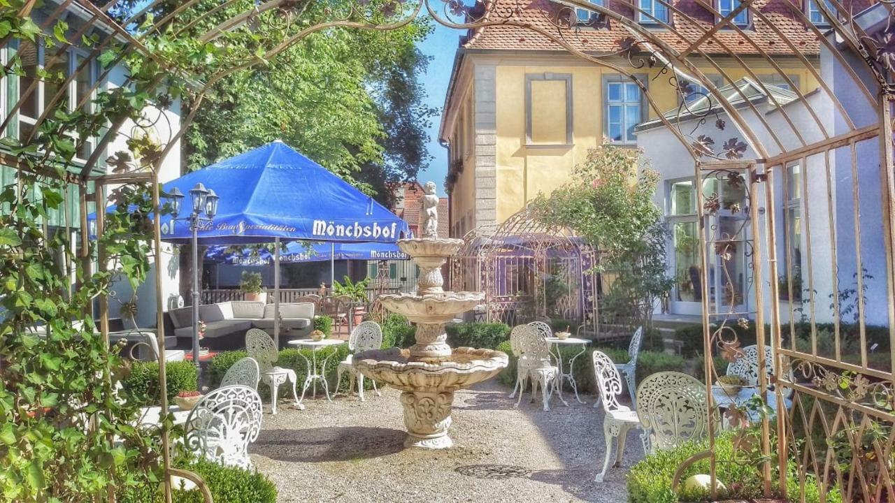 Hotel Goldener Adler Garni Hallstadt Exteriör bild